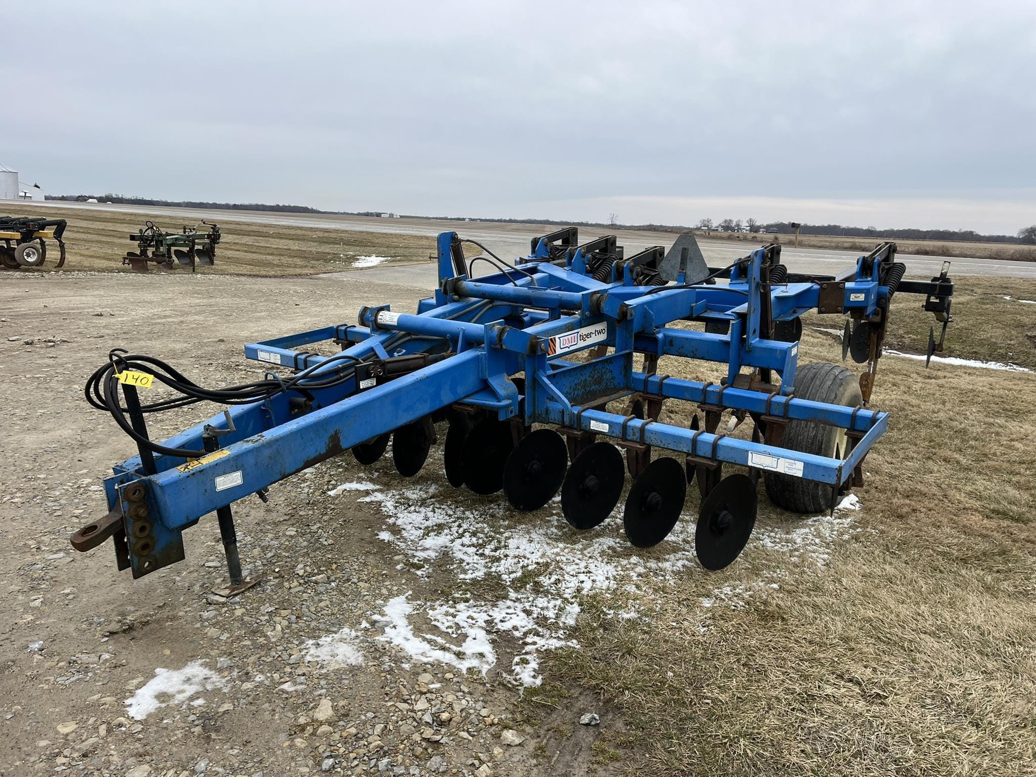 DMI Tiger-Two Equipment Image0