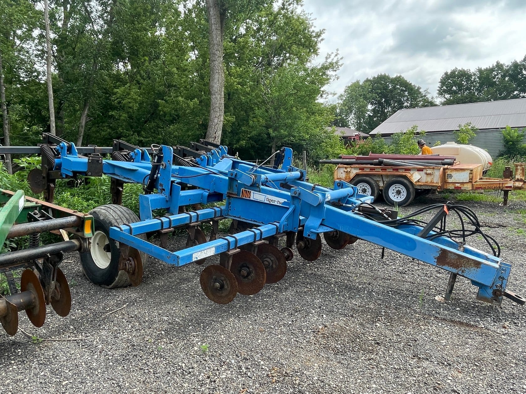 DMI Tiger-Two Equipment Image0