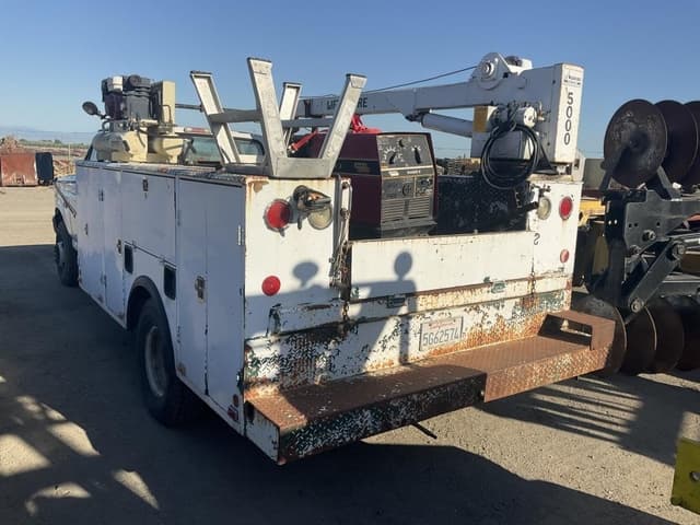 Image of Ford F-350 equipment image 3