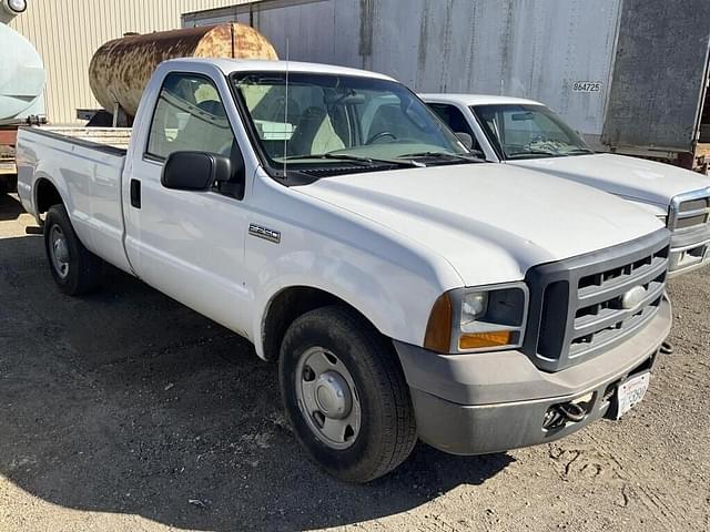 Image of Ford F-250 equipment image 2