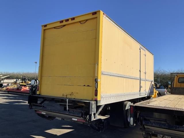 Image of Freightliner M2 equipment image 4