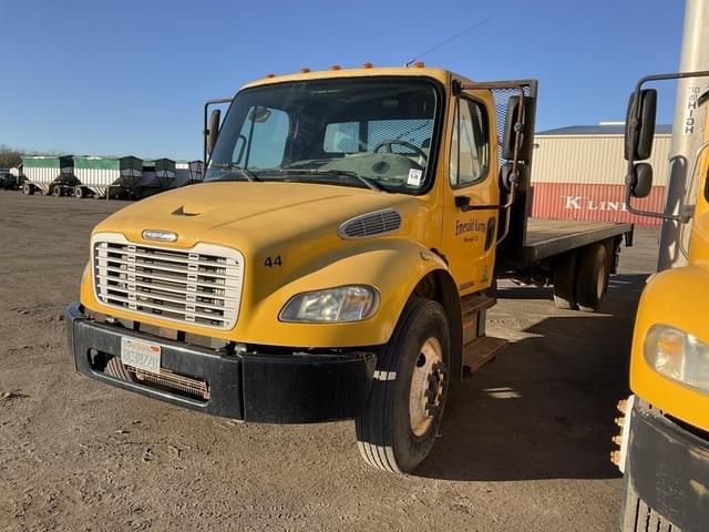 Image of Freightliner M2 equipment image 2