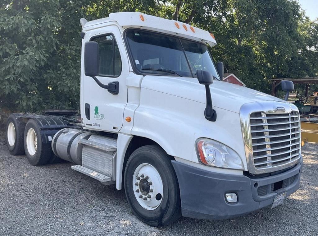 Image of Freightliner Cascadia Primary image