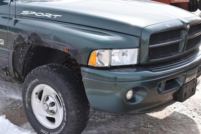 Image of Dodge Ram 1500 equipment image 3