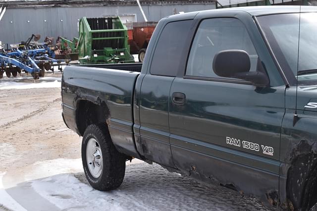 Image of Dodge Ram 1500 equipment image 2