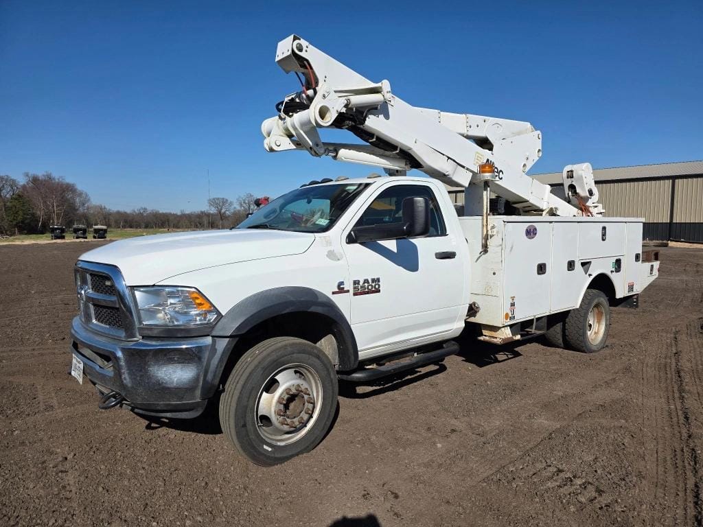 2016 Dodge Ram 5500 Equipment Image0
