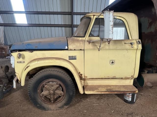 Image of Dodge D600 equipment image 3