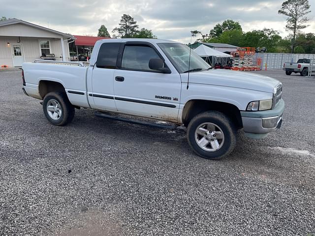 Image of Dodge Ram 1500 equipment image 2