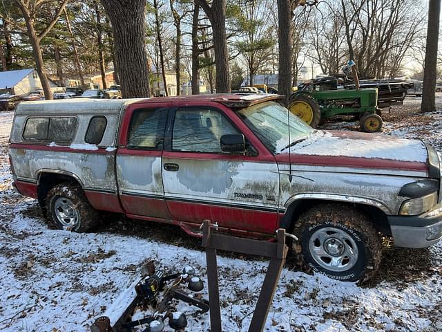 Image of Dodge Ram 1500 equipment image 3