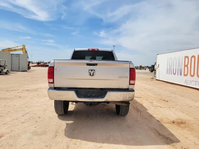 Image of Dodge Ram 2500 equipment image 3