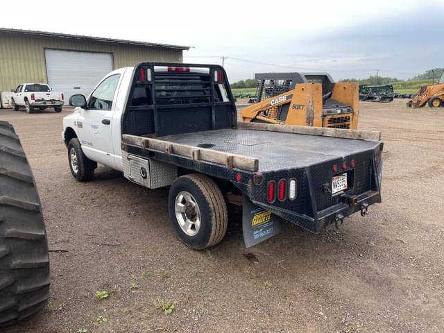 Image of Dodge Ram 2500 equipment image 2