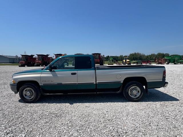 Image of Dodge Ram 2500 equipment image 1