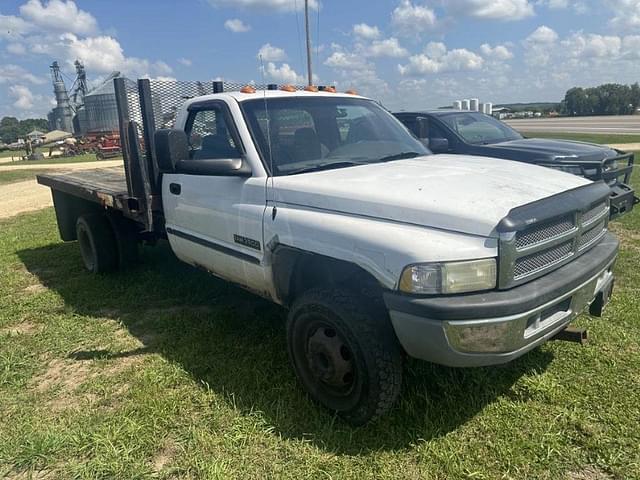 Image of Dodge Ram 3500 equipment image 4