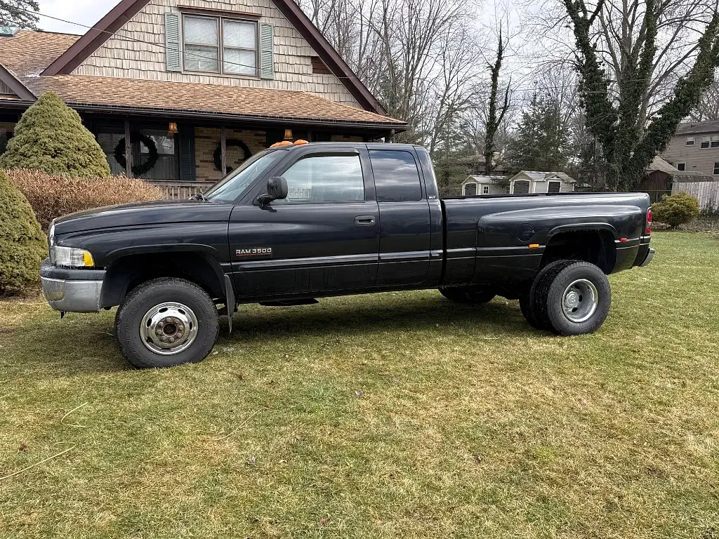 Image of Dodge Ram 3500 Primary image