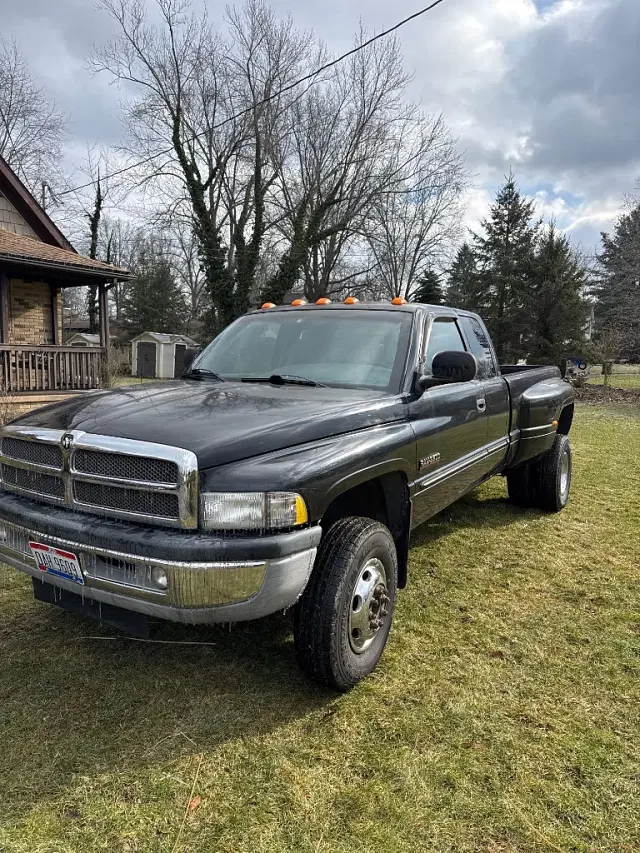 Image of Dodge Ram 3500 equipment image 1