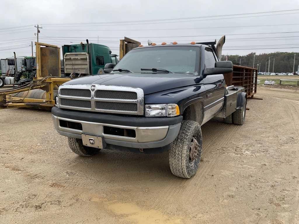 Dodge Ram 3500 Equipment Image0