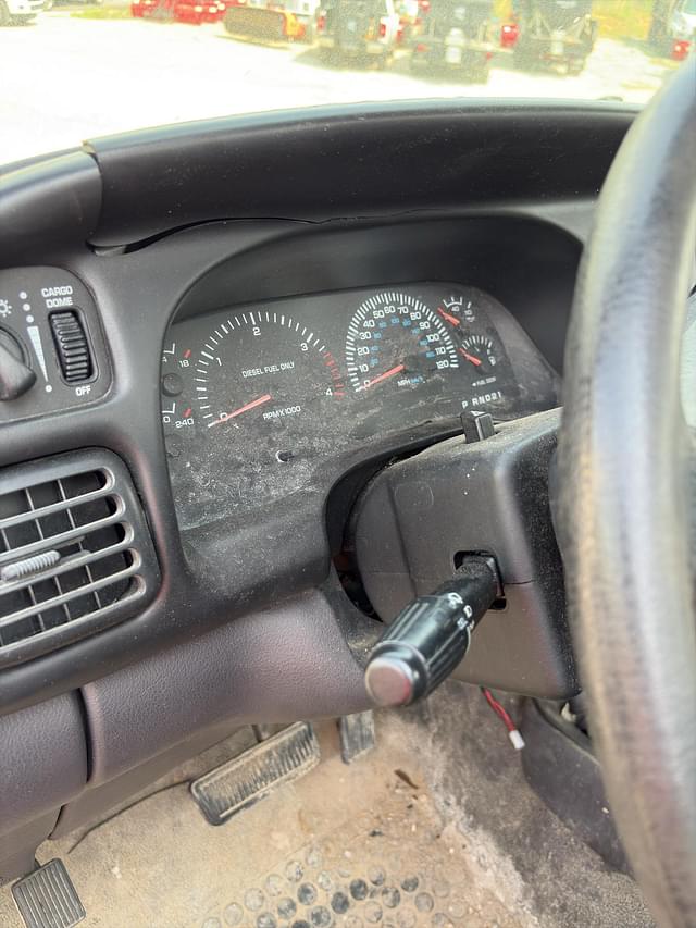 Image of Dodge Ram 3500 equipment image 3