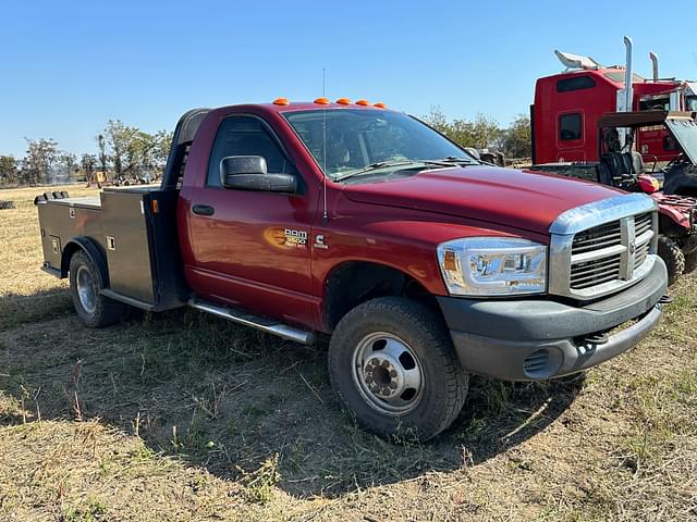 Image of Dodge Ram 3500 equipment image 1