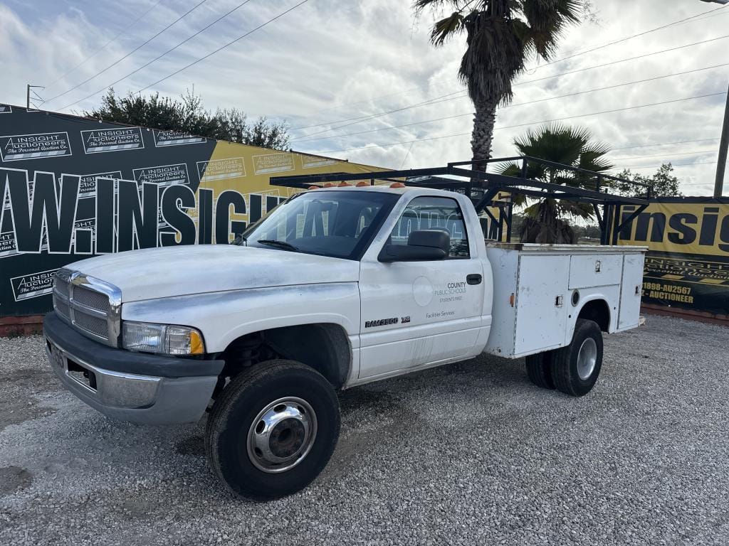Dodge Ram 3500 Equipment Image0