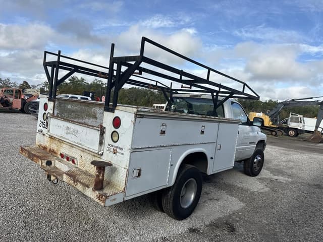 Image of Dodge Ram 3500 equipment image 2