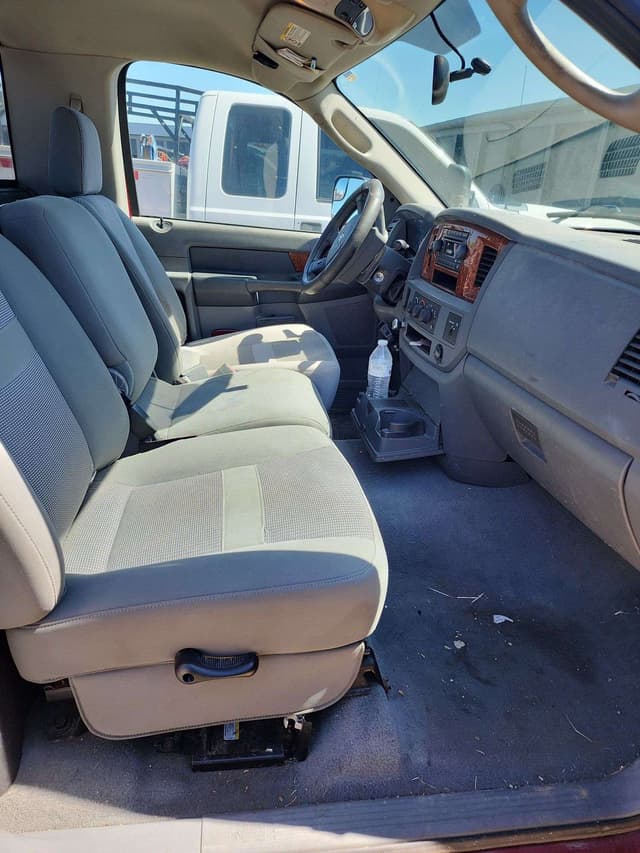 Image of Dodge Ram 2500 equipment image 3