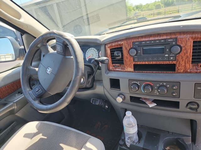Image of Dodge Ram 2500 equipment image 4