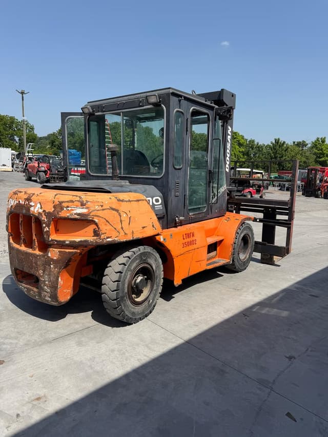 Image of Doosan D70S-5 equipment image 3