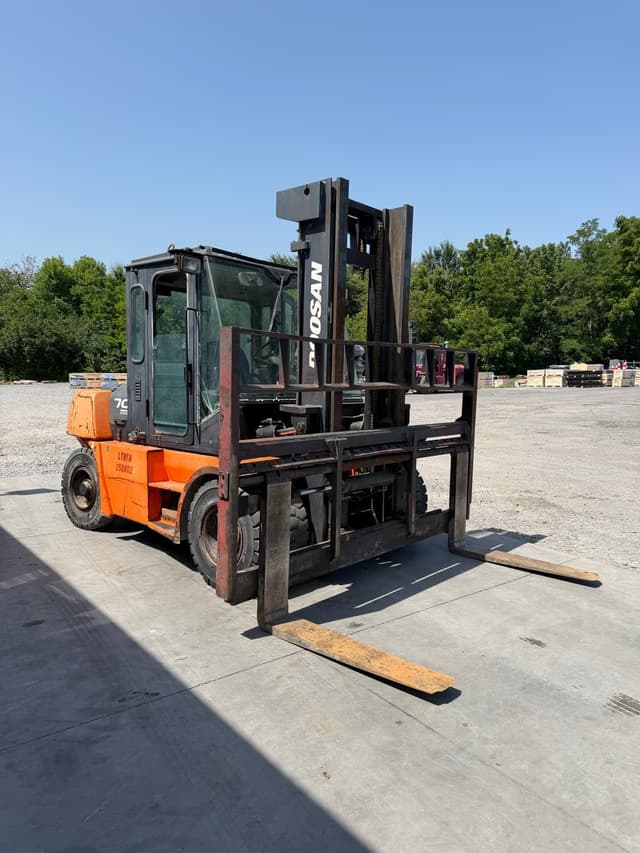 Image of Doosan D70S-5 equipment image 2