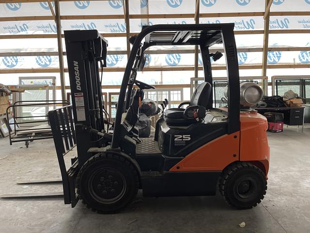 Image of  Doosan 25 equipment image 4