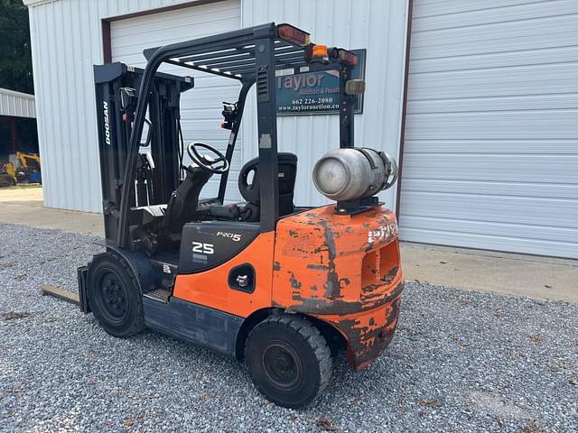 Image of  Doosan 25 equipment image 2