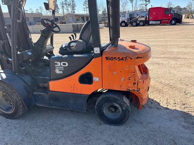 Image of  Doosan D30S-7 equipment image 1