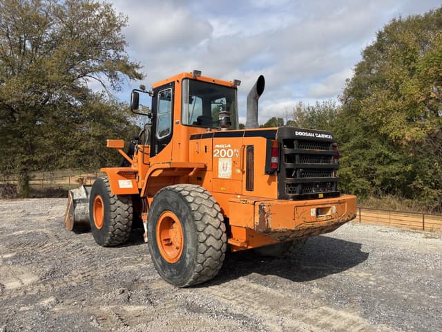 Image of Doosan Mega 200TC-V equipment image 3