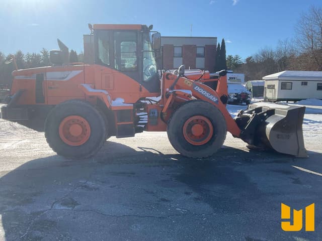 Image of  Doosan DL200 equipment image 3