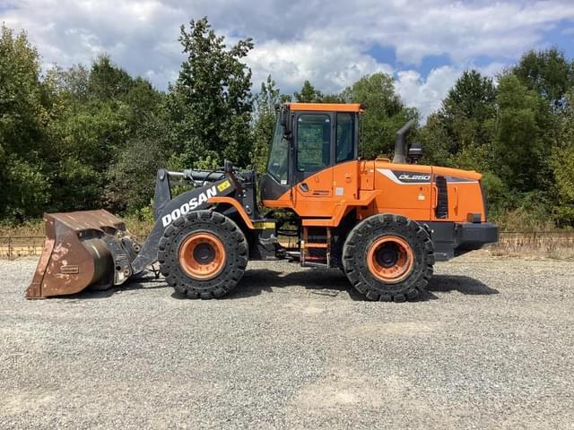 Image of  Doosan DL250-5 equipment image 2