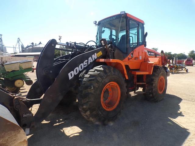 Image of  Doosan DL250 equipment image 3