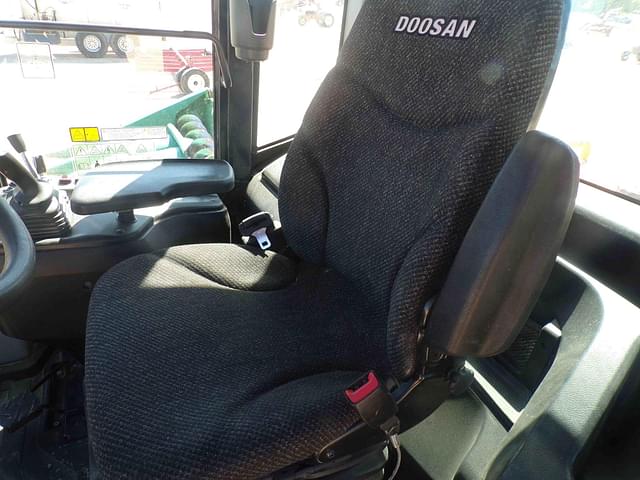 Image of  Doosan DL250 equipment image 4