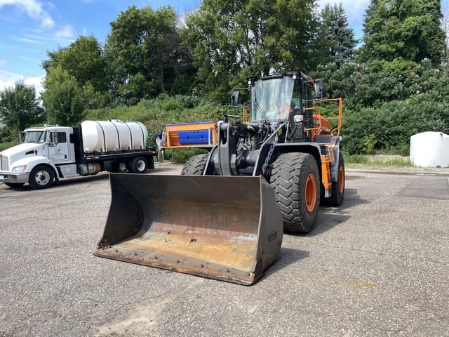 Image of  Doosan DL320-7 equipment image 1