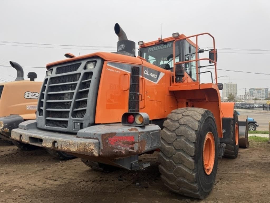 Image of Doosan DL420 Image 1