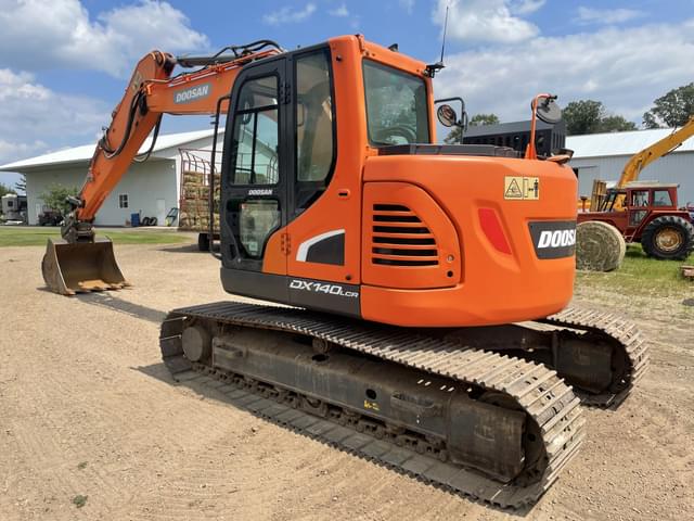 Image of  Doosan DX140LCR equipment image 2