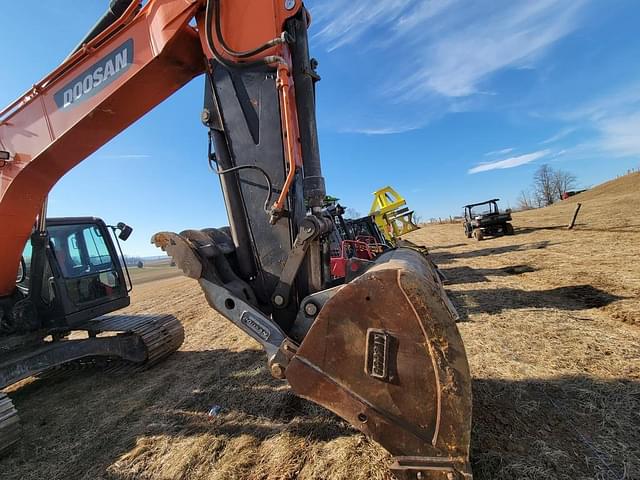 Image of  Doosan DX225LC equipment image 3