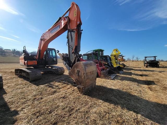 Image of  Doosan DX225LC equipment image 1