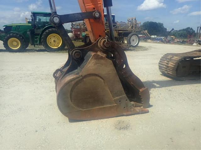 Image of  Doosan DX225LC equipment image 2