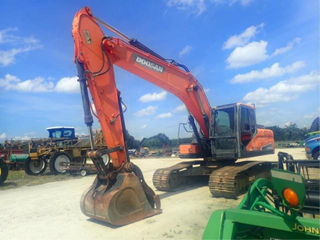 Image of  Doosan DX225LC equipment image 1