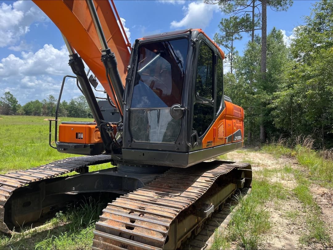 Image of Doosan DX225LC-5 Image 1