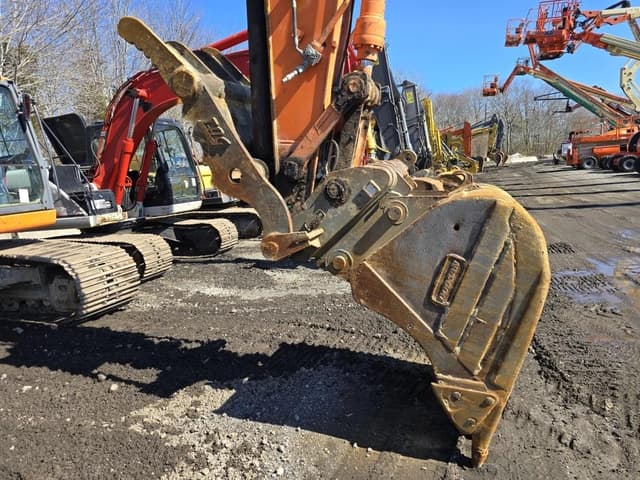 Image of  Doosan DX225LC-3 equipment image 2