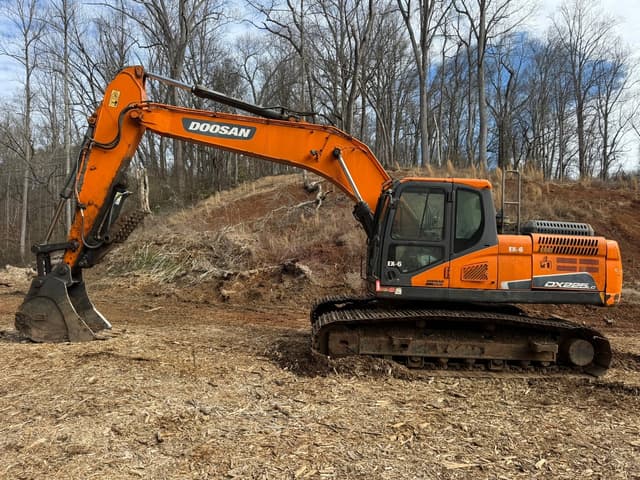Image of  Doosan DX225LC-5 equipment image 1