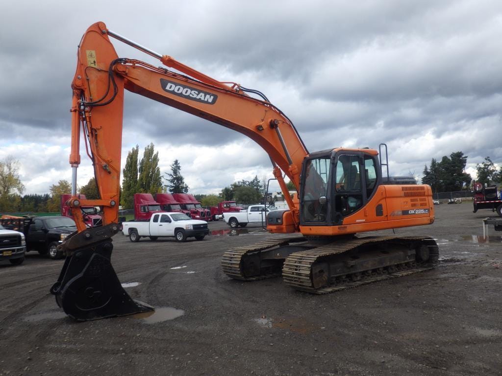 Main image  Doosan DX225LC-3
