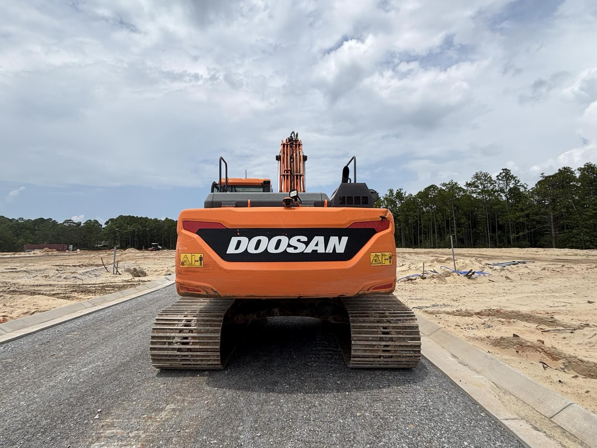2022  Doosan DX255LC Equipment Image0
