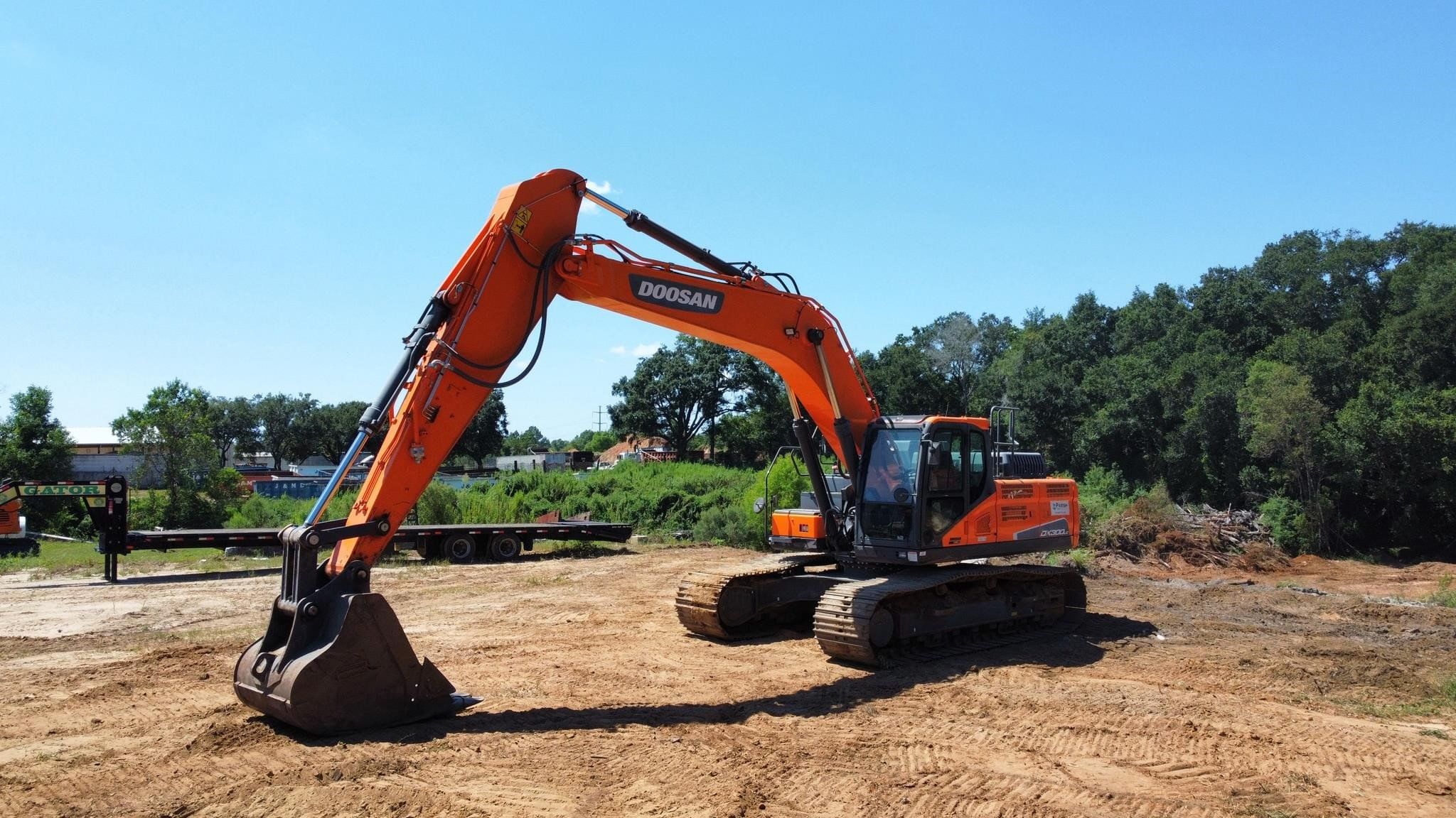 2022  Doosan DX300LC-5 Equipment Image0