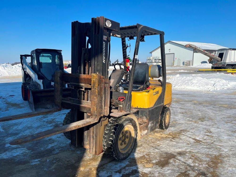 Main image  Doosan G30E